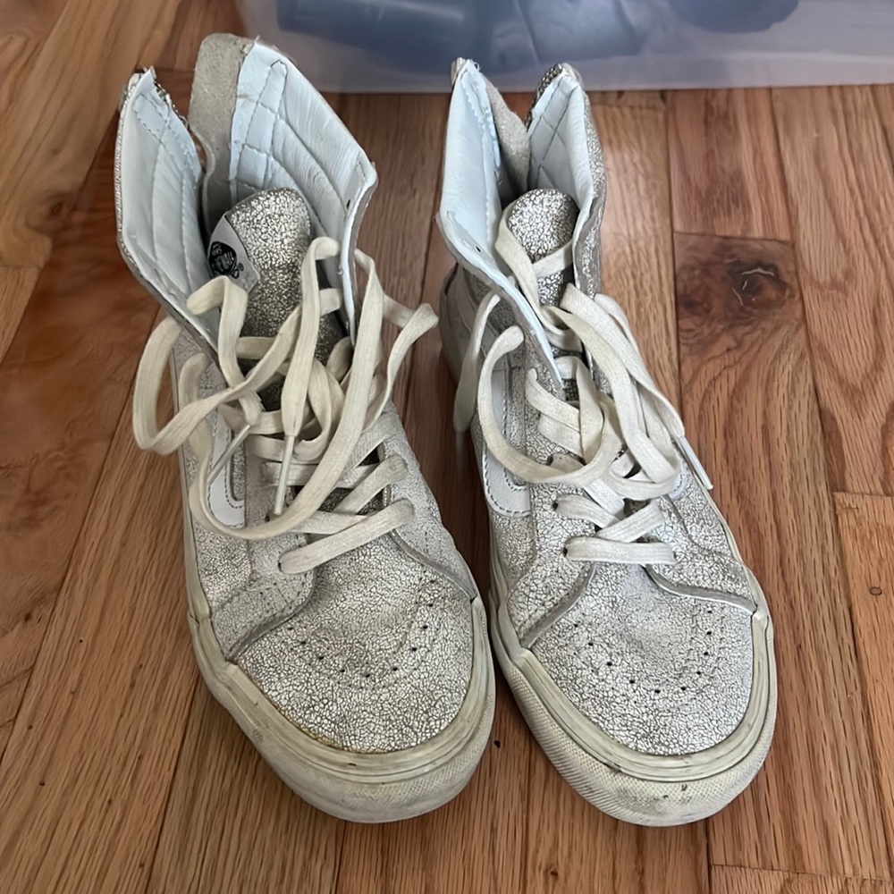 Vans crackled style leather shoes